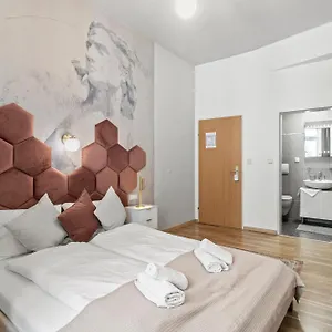 Designer Asaria Wiedeń