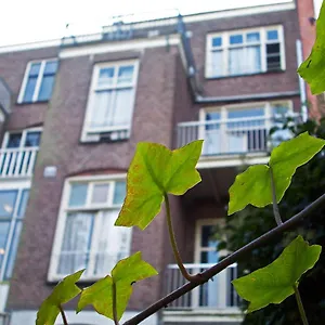  Hostel Annemarie Holandia