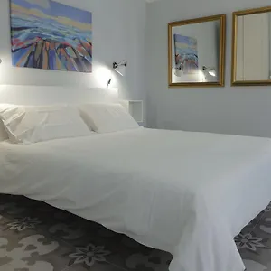 no-17-birgu.hotelssaintjulians.com/