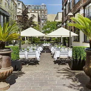 https://les-jardins-du-marais.fr-paris.fr