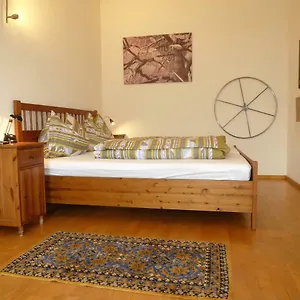 charming-central-spacious-apartment.innsbruckaustriahotels.com/